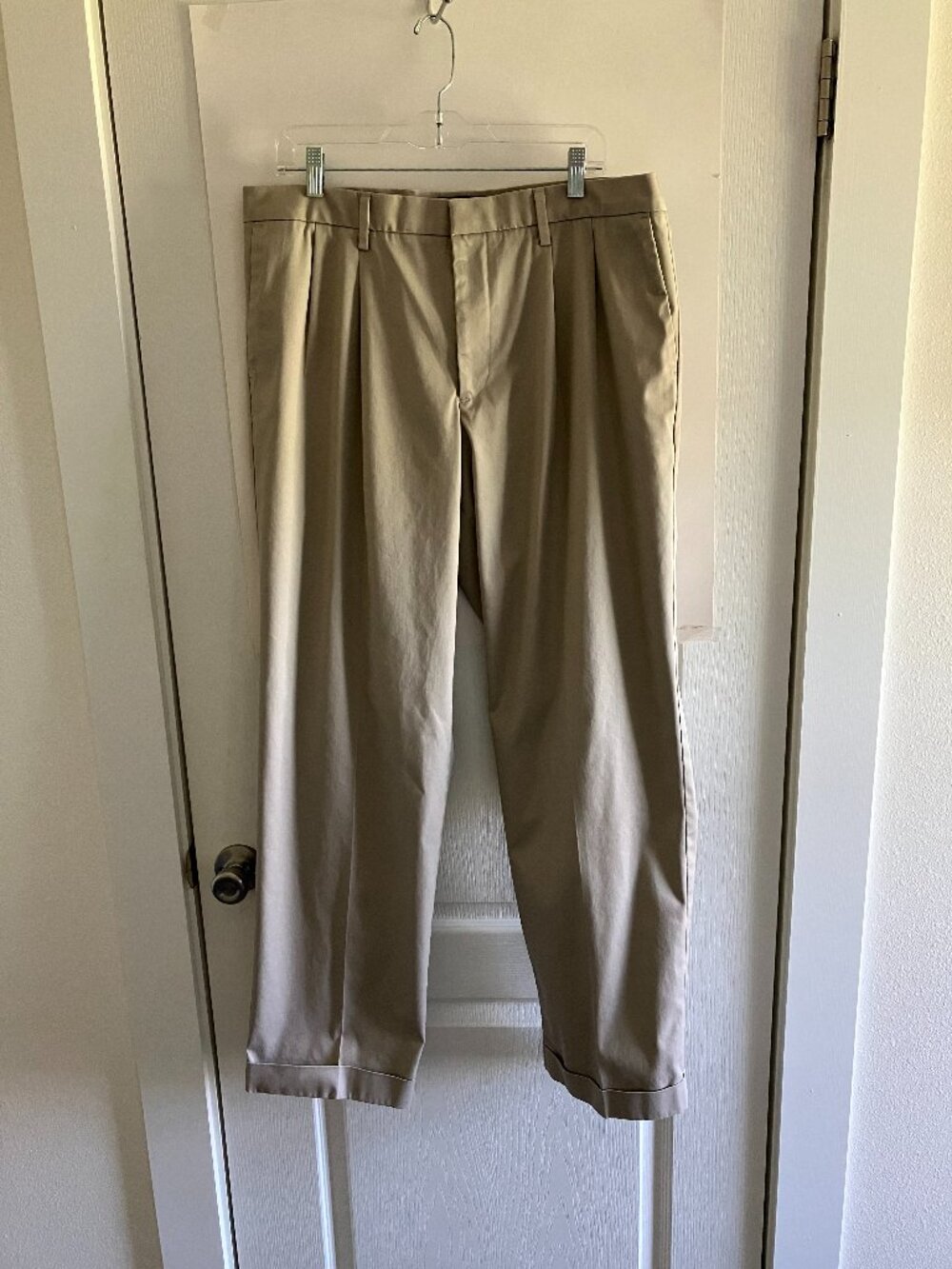 Dockers Levis Pants Mens 36X34 Beige Khaki Vintage Style Double Pleated&Cuffed